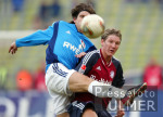 Fussball 1. Bundesliga: Bayern - Leverkusen, Zweikampf