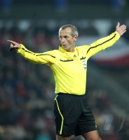 Fussball Nationalmannschaft : Schiedsrichter Martin Atkinson (ENG)