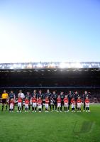 FUSSBALL  International CHL 09/10 :  Bayern Team im Old Trafford