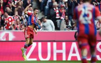 Fussball 1. Bundesliga Saison 14/15: FC Bayern Muenchen - Eintracht Frankfurt