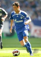 Fussball 1. Bundesliga: Schalke, OEZIL Einzelaktion