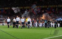 Fussball Champions League  Saison 2010/2011: DIE Teams laufen in den Sankt Jakob Park ein