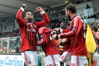 FUSSBALL SERIE A:  JUBEL Robinho, Urby Emanuelson , Maxi Lopez  (v. li., AC Mailand)