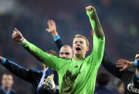 Fussball DFB Pokal 10/11 : JUBEL Torwart Manuel Neuer (FC Schalke 04)