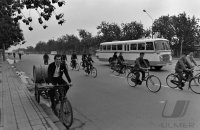 Fussball Beckenbauer (Cosmos New York) auf Fahrrad