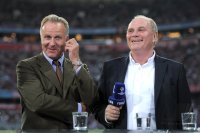 Fussball CHL  Saison 2011/2012: Vorstandsvorsitzender Karl Heinz Rummenigge, Praesident Uli Hoeness (v. li., FC Bayern Muenchen)