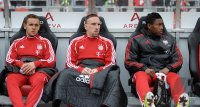 Fussball 1. Bundesliga, Saison 2011/2012: Auf der Ersatzbank , Rafinha, Franck Ribery, David Alaba (v.li., FC Bayern Muenchen)