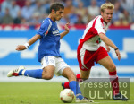 FUSSBALL 1. Bundesliga: Schalke - Koeln, Tor ALTINTOP