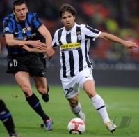 FUSSBALL SERIE A: Lucio  (li., Inter) gegen Diego (re., Juve)