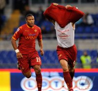 FUSSBALL SERIE A:  Mirko Vucinic, Julio Cesar Baptista (v. re., AS Rom)