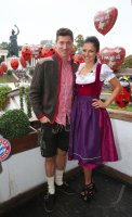 FUSSBALL 1. BUNDESLIGA 14/15:  FC Bayern Muenchen besucht das Oktoberfest 2014