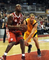 Basketball 1. Bundesliga 2011/2012:  FC Bayern Muenchen - Walter Tigers Tuebingen