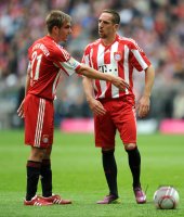 Fussball 1. Bundesliga : Philipp Lahm mit Franck Ribery (v.li., FC Bayern Muenchen)