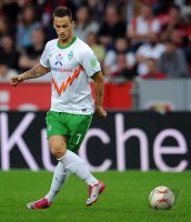 Fussball: 1. Bundesliga Saison 2010/2011: Bremen, ARNAUTOVIC Einzelaktion