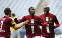 Fussball 2. Bundesliga:  Jubel mit Idir Ouali, Cheikh Gueye, Mickael Pote (v.li., Dynamo Dresden)