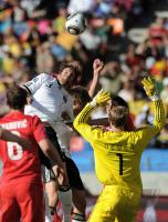 FUSSBALL WM 2010, VORRUNDE: Deutschland - Serbien
