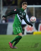 Fussball: 1. Bundesliga Saison 2010/2011: Werder, HUNT Einzelaktion am Ball