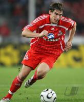 Fussball 2. Bundesliga: Koeln, HELMES Einzelaktion