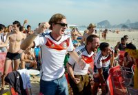 FUSSBALL WM 2014 Public Viewing in Rio an der Copacabana