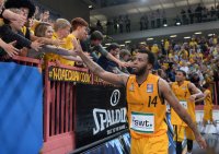 Basketball 1. Bundesliga  13/14  Walter Tigers Tuebingen - New Yorker Phantoms Braunschweig