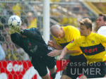 Fussball 1. Bundesliga: Dortmund - Nuernberg, Zweikampf