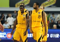 Basketball 1. Bundesliga 2011/2012:  Josh Young, Reggie Redding (v. li., Tigers)