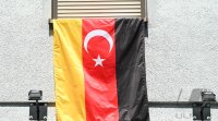 Schmuckbild; Deutsch - Tuerkische Fahne