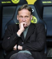 Fussball: 1. Bundesliga Saison 2010/2011: Dortmund, Hans-Joachim WATZKE
