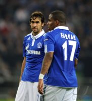 Fussball CHL  Saison 2010/2011: Raul, Jefferson Farfan (v. li., FC Schalke 04)