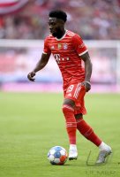 Fussball 1. Bundesliga Saison 21/22: FC Bayern Muenchen - VfB Stuttgart