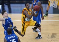Basketball 1. Bundesliga 2012/2013:  Walter Tigers Tuebingen - Fraport Skyliners Frankfurt