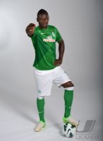 Fussball 1. Bundesliga, Saison 2012/2013, Werder Bremen: Assani Lukimya im exklusiven Pressefoto ULMER Fotoshooting