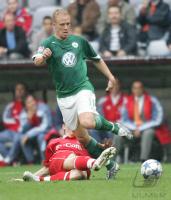 Fussball FC Bayern-Wolfsburg; Zweikampf