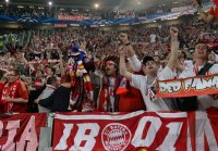 FUSSBALL INTERNATIONAL CHL VIERTELFINALE 12/13: Juventus Turin - FC Bayern Muenchen