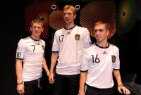 Fussball Nationalmannschaft : ADIDAS WM 2010 Trikot Vorstellung
