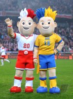 Fussball International:  MASKOTTCHEN zur EURO 2012 in Polen und der Ukraine