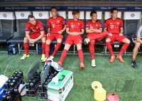 Fussball 1. Bundesliga 15/16: Star Pianist Lang Lang (China)