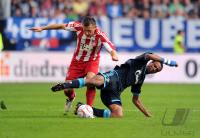 Fussball Supercup: Ivica Olic (li, FC Bayern Muenchen) GEGEN Joel Matip (re, FC Schalke 04)