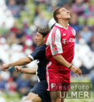 Fussball 1. Bundesliga: Bayern - Berlin, Zweikampf