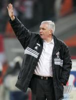 Fussball 1. Bundesliga: Koeln - Stuttgart, Trainer LATOUR