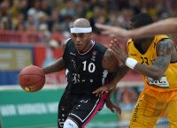 Basketball 1. Bundesliga 14/15 Hauptrunde:  Walter Tigers Tuebingen - Telekom Baskets Bonn