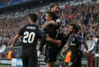 Fussball CHL 16/17 Achtelfinale: FC Bayern Muenchen - Real Madrid