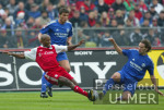 Fussball 1. Bundesliga: Muenchen-Schalke, Zweikampf
