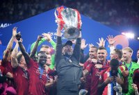 Fussball CHL 18/19 FINALE: Trainer Juergen Klopp (FC Liverpool) mit CHL Pokal