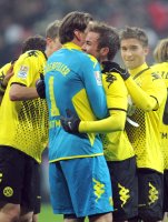 Fussball 1. Bundesliga, Saison 2011/2012: Torwart Roman Weidenfeller , Mario Goetze, Moritz Leitner (v. li., Borussia Dortmund)