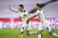 Fussball 1. Bundesliga Saison 21/22: FC Bayern Muenchen - Borussia Moenchengladbach
