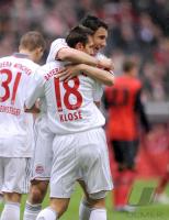 Fussball 1. Bundesliga : JUBEL Miroslav Klose mit Mark van Bommel (FCB)