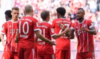 Fussball 1. Bundesliga Saison 16/17: FC Bayern Muenchen - SC Freiburg