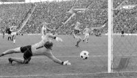 Fussball Bayern-Berlin: Hartmann, Rummenigge