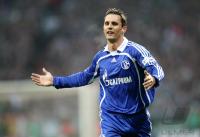 Fussball 1. Bundesliga: S04, LOEVENKRANDS